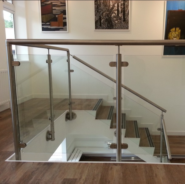 Customized modern design polish stainless steel glass balcony railing